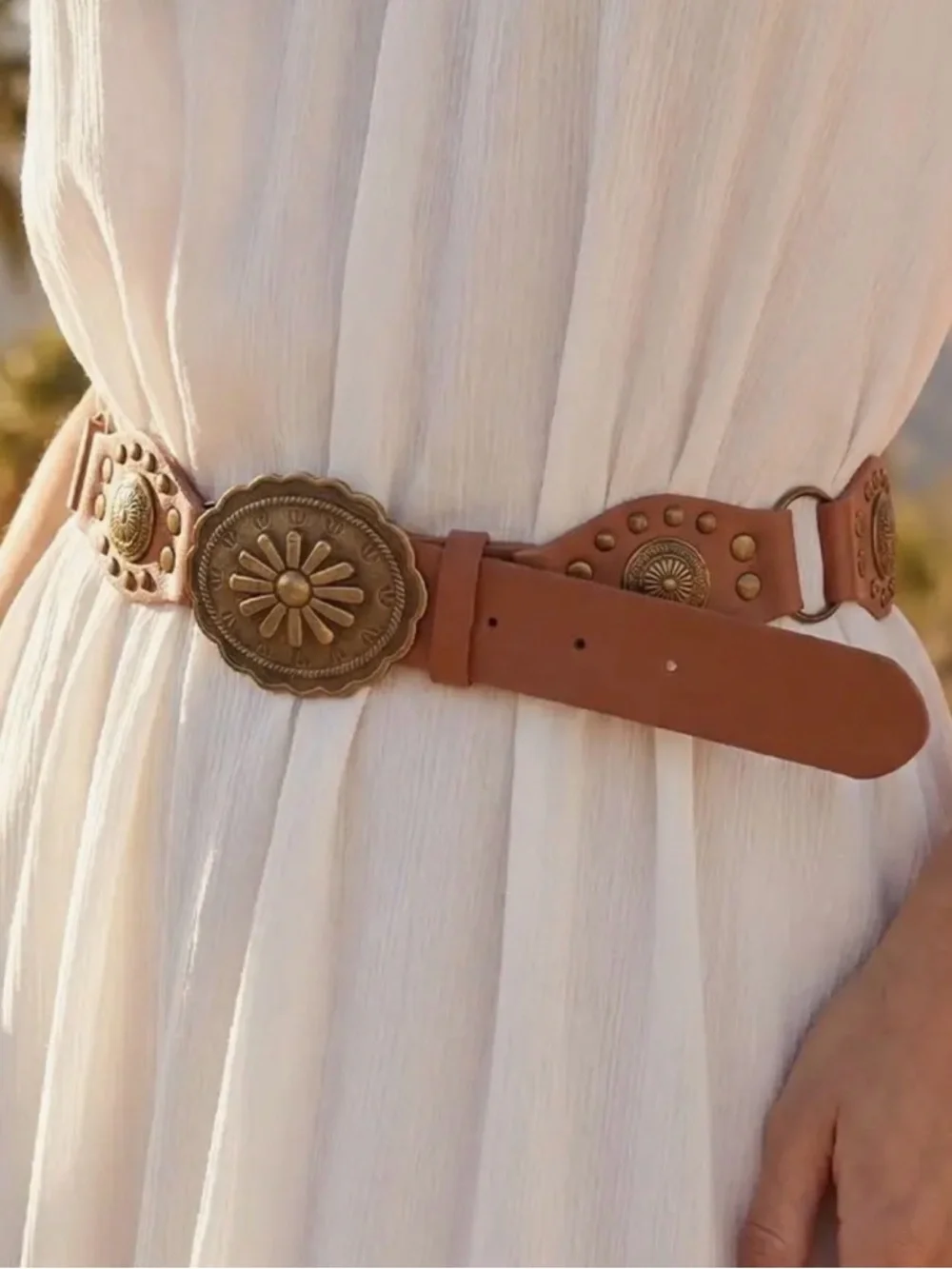 Brown Oval Concho Disc Vegan Leather Link Belt